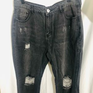 Black Distressed Capri jeans-XL